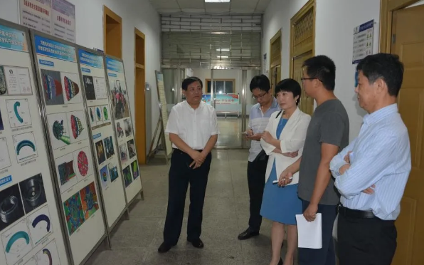桂岩女士、轴承行业著名专家杨晓蔚一行到河南科技大学机电学院交流访问