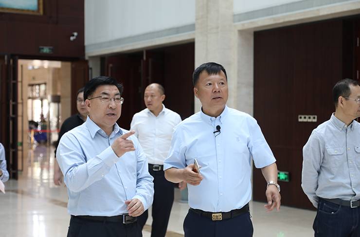 沈阳市市长姜有为,副市长彭肇文,铁西区区长刘克武及省政协副主席冮瑞